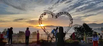 Phucharin Resort Prachinburi (เขาค้อ กุหลาบแดง รีสอร์ท)