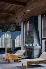 Lake House Hotel (Дом у озера)