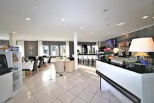 Ascot Hotel