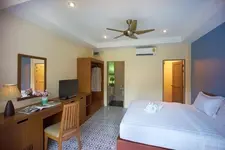Villa Blanca Hotel & Restaurant