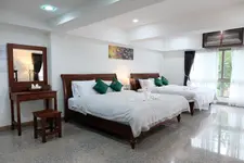 Cha Li's Family Hotel & Hostel