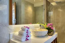 Coconut Grove Resort