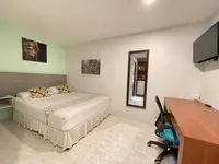 Summer Breeze Hotel