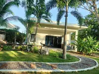 Sunset Resorts & Bar
