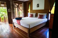 Lanta Andaleaf Bungalow