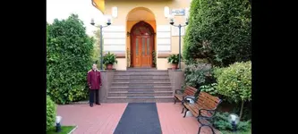Hotel Golden House