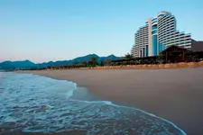 Le Meridien Al Aqah Beach Resort