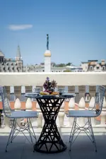 Hotel Monarch