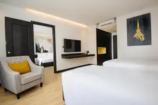 Glow Parkl Hotel Grand Royal Palace