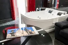 Marmur Suite
