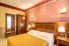 Aurelius Art Gallery Hotel