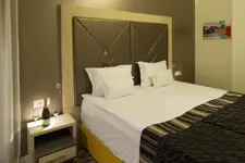 Exclusive Hotel & More