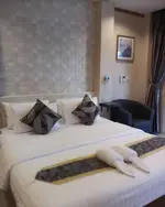 4 Palms Resort