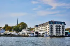 Annapolis Waterfront Hotel