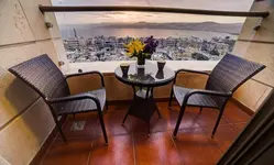 De-Lara Hotel