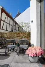 Boutiquehotel Burg Adenbach & Alter Weinbau