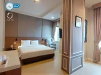 J Park Hotel