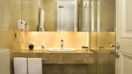 725 Continental Hotel