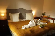Riverside Inn