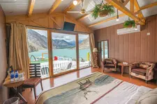 Luxus Hunza Attabad Lake Resort