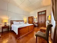 Dinsomon Hotel