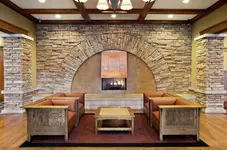 DoubleTree by Hilton Libertyville-Mundelein