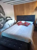 Leonchic Guest House