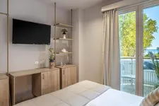 Salus Smart & Chic Hotel