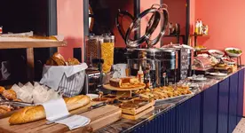Heritage Hotel & Suites