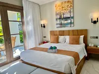 Peninsula Bay Resort