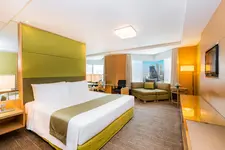 Holiday Inn Bangkok Silom