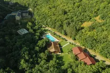 Apricot Aghveran Resort