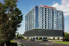 Hampton Inn & Suites Teaneck/Glenpointe