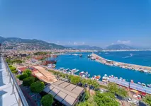 Numa Port Hotel