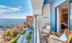 Numa Port Hotel