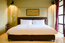 Dream Factory Hotel