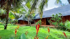 Me Bungalow Beach Resort