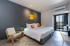 Blu Monkey Hub & Hotel
