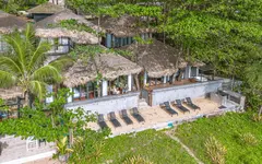 Sealord Naithon Beachfront Villa