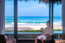 Sealord Naithon Beachfront Villa