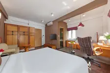 Golden Sunshine Villa Hotel