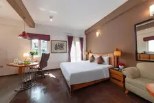 Golden Sunshine Villa Hotel