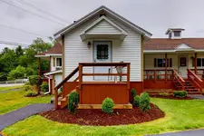 Riverbank Motel & Cabins