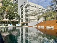 Floral Court Hotel