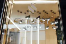 Select Hotel