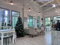Me and Tree Villa