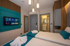 Lynda Hotel