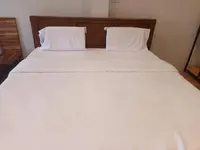 Queen Hotel (โรงแรมควีนส์)