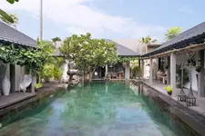 Sin Nombre Bali
