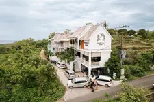 Mambo Hill Resort